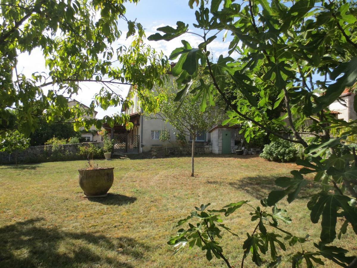 Gite Paisible A La Roche Cercles Exterior photo